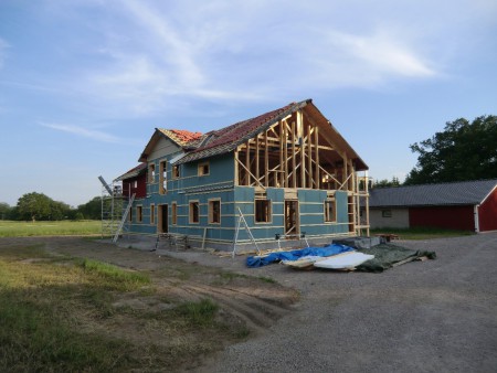 9 ton taktegel, uppe med handkraft och en tegelhiss