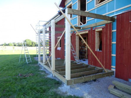 Veranda! Det ska bli balkong ovanpå.